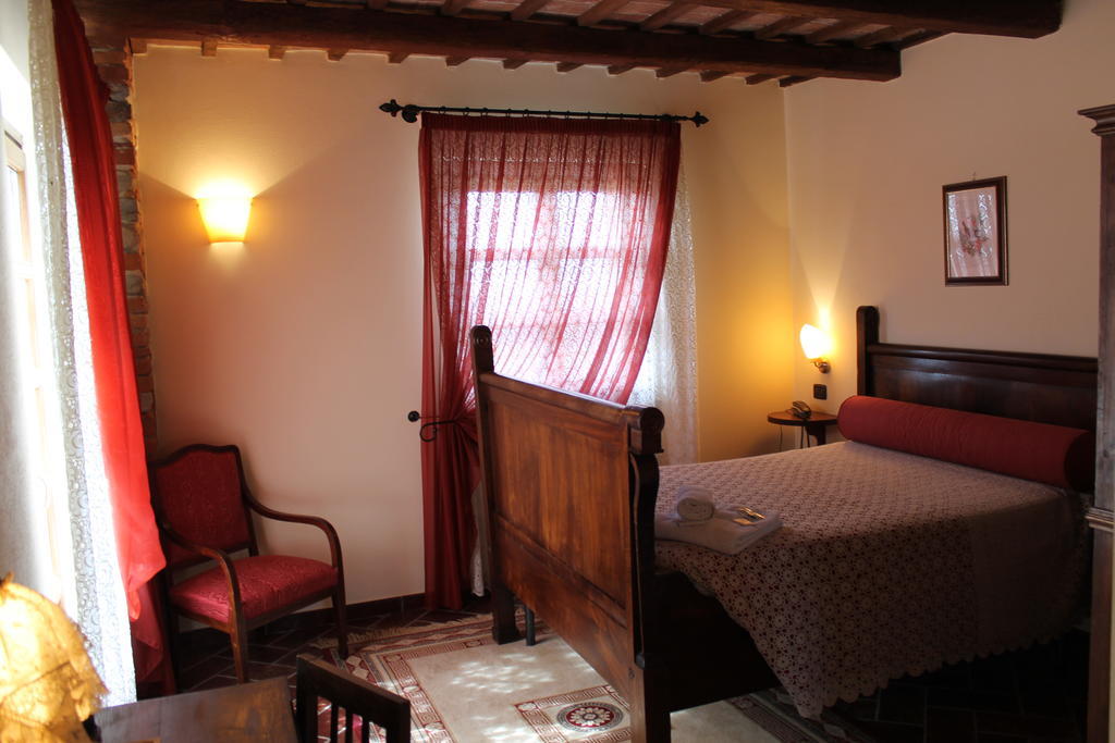 הוילה Clavesana Il Palazzetto מראה חיצוני תמונה